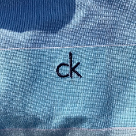 Calvin Klein s/s button up shirt // Boy’s size 6 - Picture 3 of 6